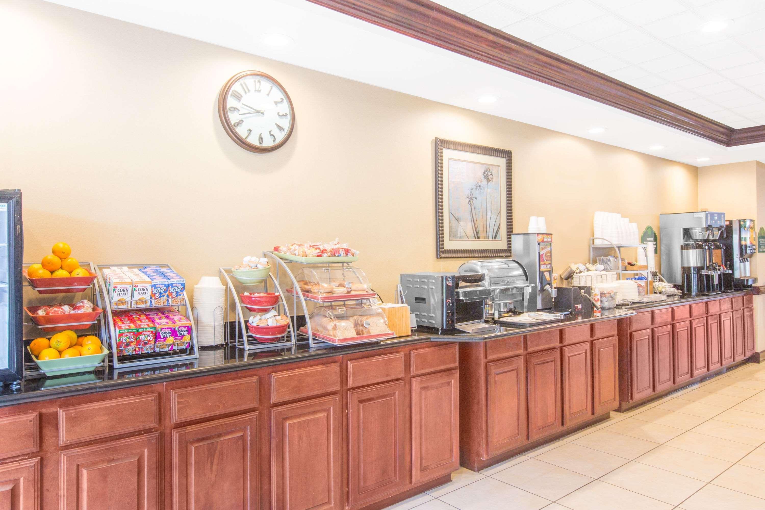 Wingate By Wyndham Southport Hotel Luaran gambar