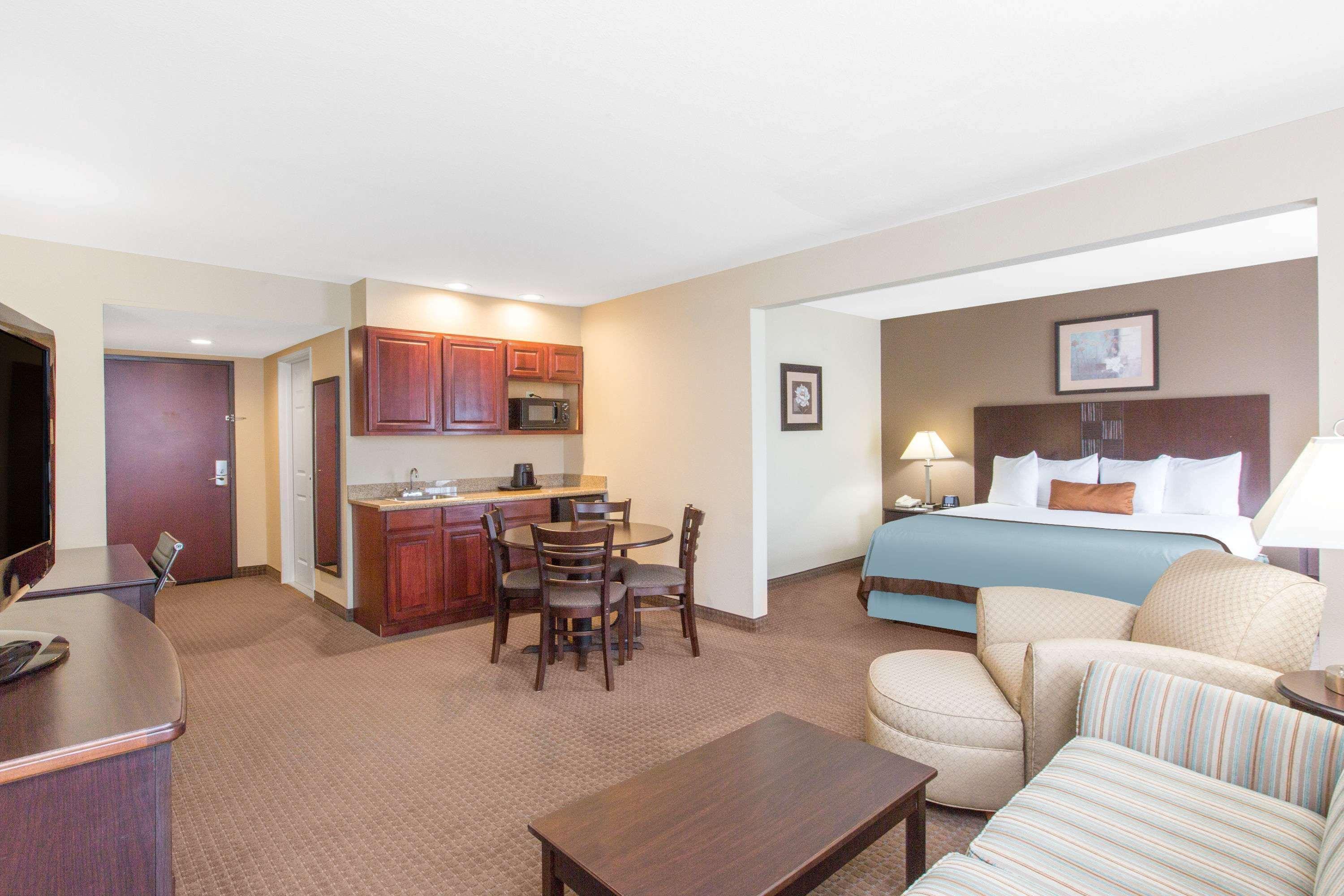 Wingate By Wyndham Southport Hotel Luaran gambar